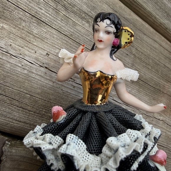 Dresden porcelain lace Spanish/carmen dancer vintage - Picture 11 of 14